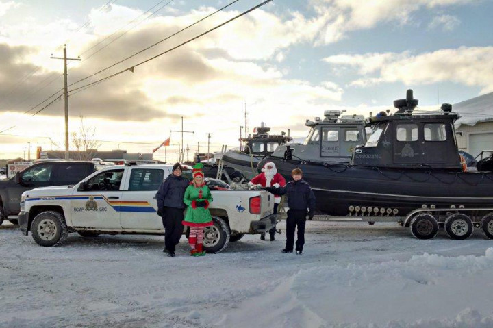 Mounties help Santa deliver the loot to South East Bight 