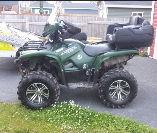 Green 2011 Yamaha Grizzly 