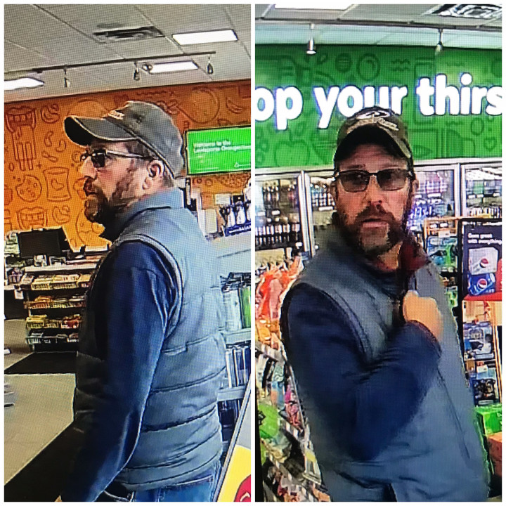 Images de la vidéosurveillance sur lesquelles on aperçoit une personne d'intérêt en lien avec un vol d'essence survenu à la station-service Orange Store, à Lewisporte, en septembre 2019.