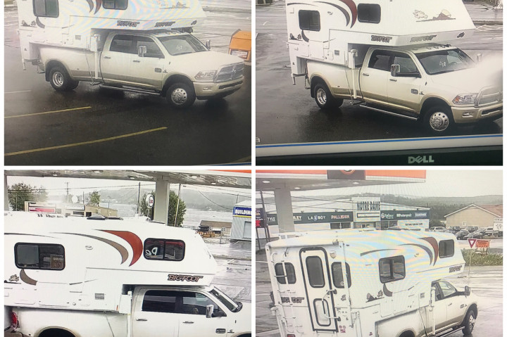 Images de la vidéosurveillance sur lesquelles on aperçoit un véhicule lors d'un vol d'essence survenu à la station-service Orange Store, à Lewisporte, en septembre 2019.