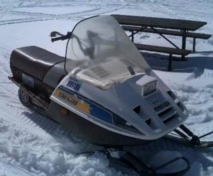 motoneige Yamaha Bravo volée