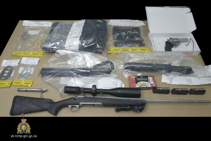 Weapons seized in the searches on 04/11/2020.