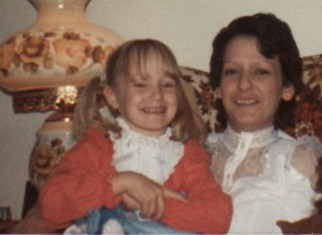 Cheryl Pyne, enfant, avec sa mère Kathryn Pyne-Welner