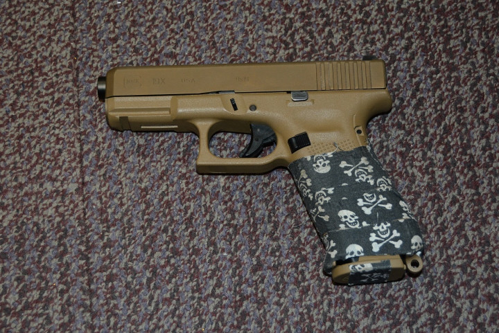 La police a saisi un pistolet de marque Glock dans le cadre du projet Barnacle.