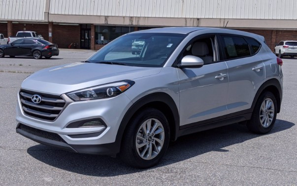 Un Hyundai Tucson argenté 2016.